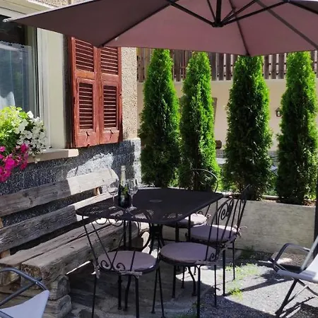 Carmen アパート ボルミオ